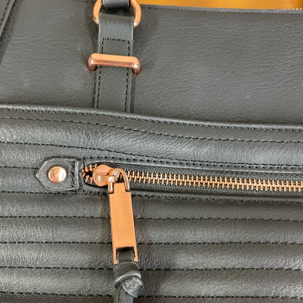 Torrid black purse with 3 compartments - Picture 4 of 14